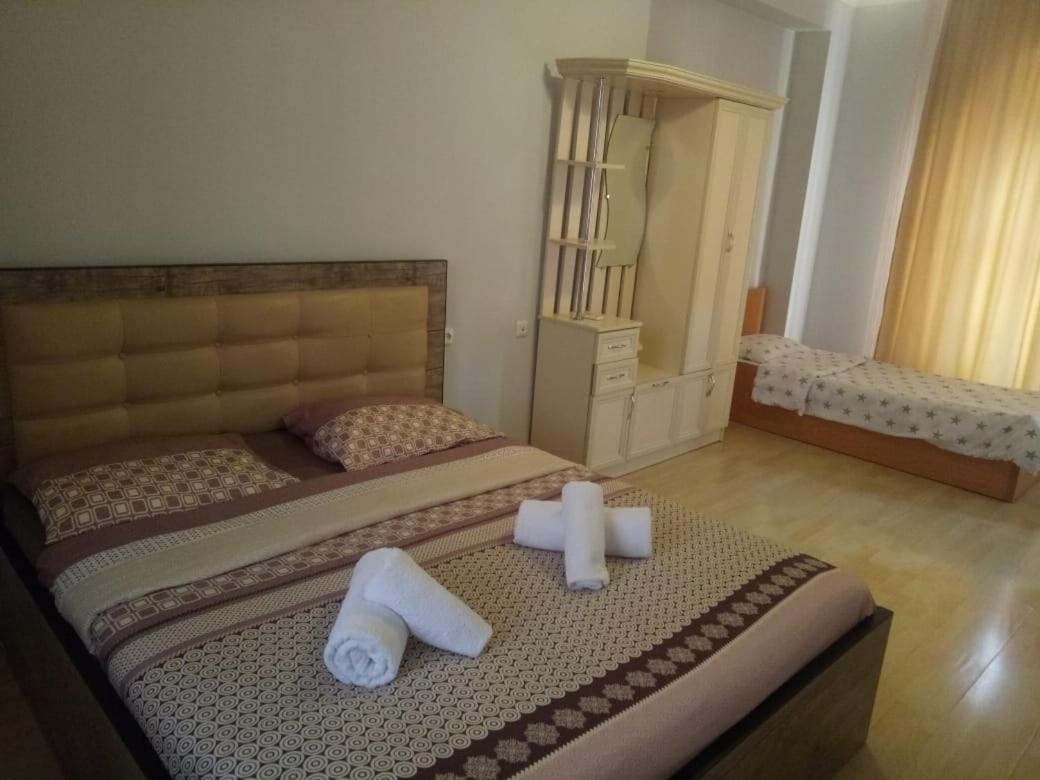 Classy And Cozy Hostel Yerevan Bagian luar foto