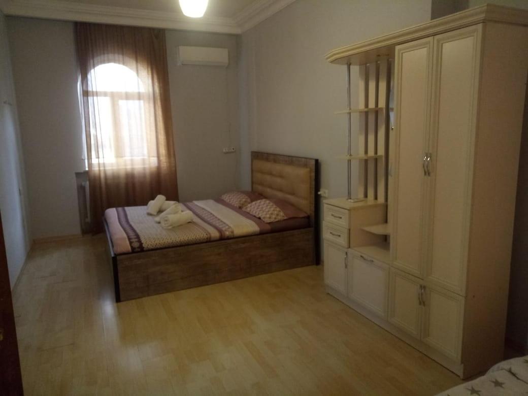 Classy And Cozy Hostel Yerevan Bagian luar foto