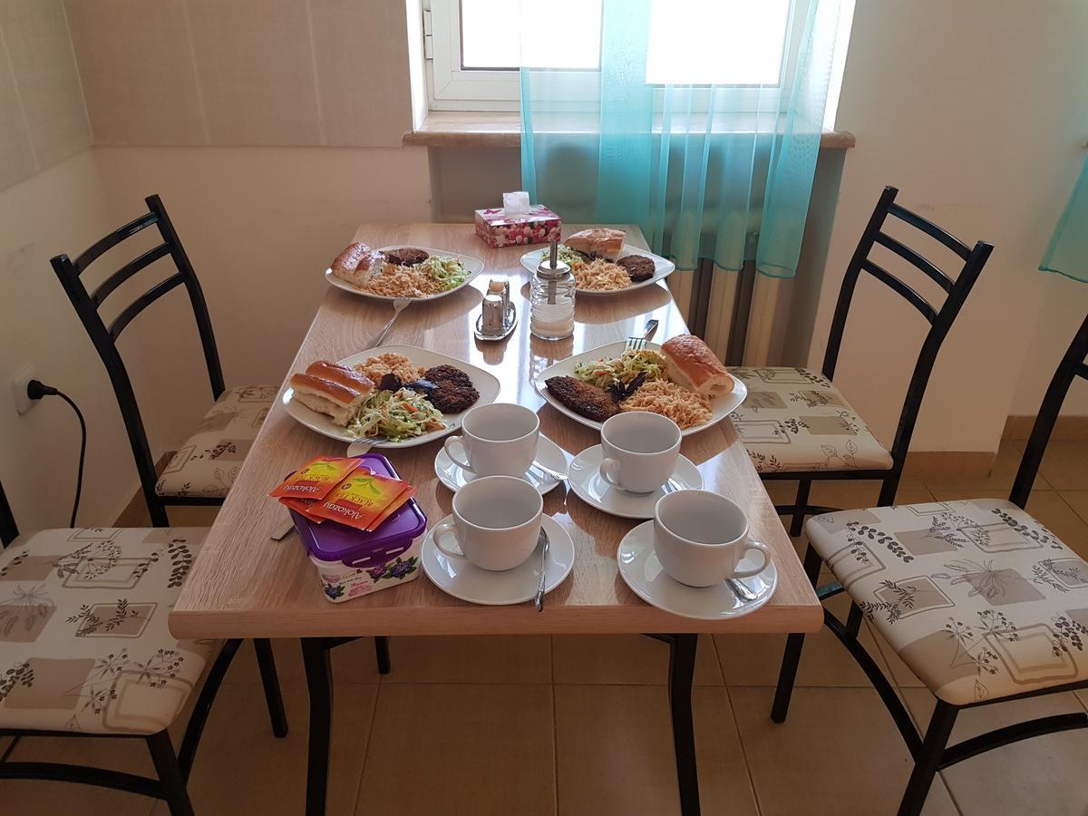 Classy And Cozy Hostel Yerevan Bagian luar foto