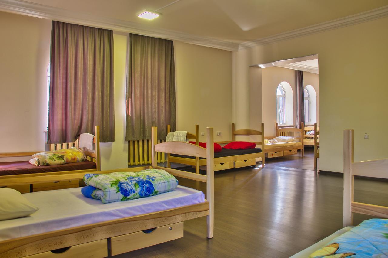 Classy And Cozy Hostel Yerevan Bagian luar foto