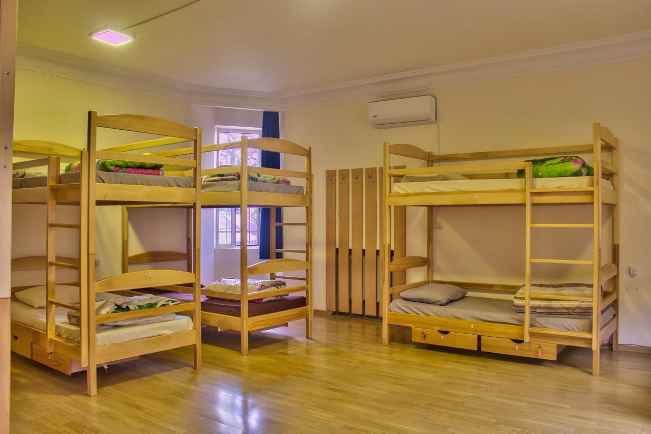 Classy And Cozy Hostel Yerevan Bagian luar foto